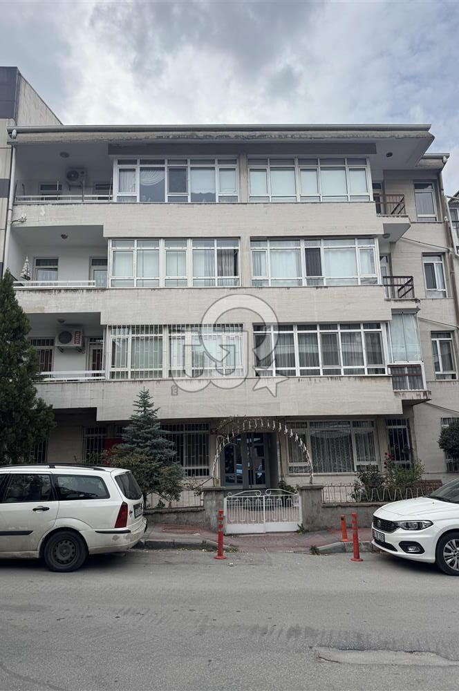Satılık 3+1 Daire Bahçelievler Boş Masrafsız Yenilenmiş