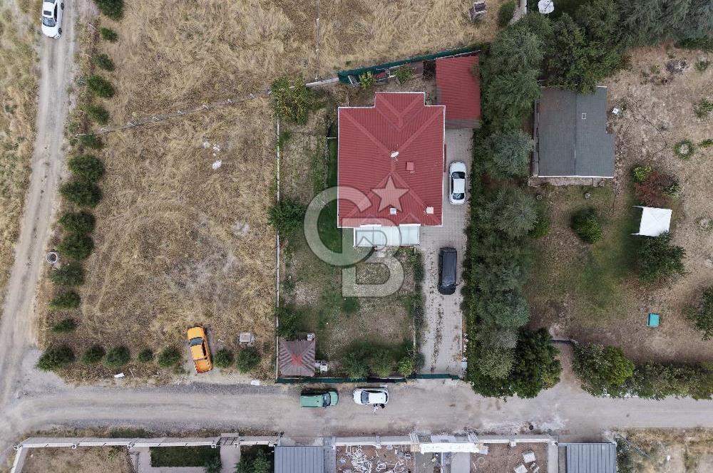 Satılık 4+1 Müstakil Dubleks Gölbaşı Karşıyaka 750 m² Bahçe