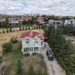 Satılık 4+1 Müstakil Dubleks Gölbaşı Karşıyaka 750 m² Bahçe - fotoğraf 4